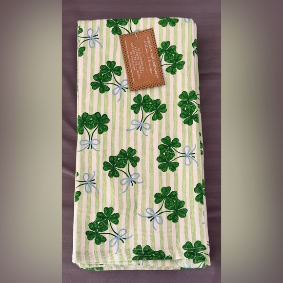 cupcakes & cashmere Other - ✨NWT✨ cupcakes & cashmere: 3 Kitchen Towels